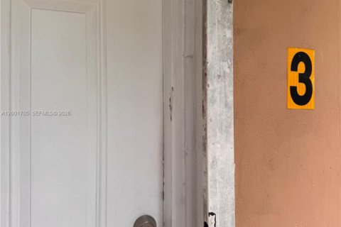 Casa en alquiler en Miami, Florida, 1 dormitorio № 2068942 - foto 11