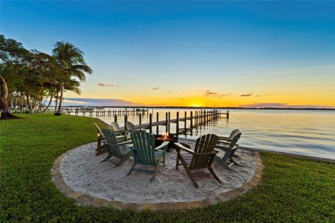 House in Stuart, Florida 5 bedrooms, 547.57 sq.m. № 2000231 - photo 5