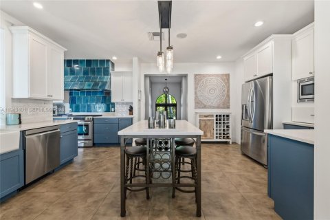 House in Stuart, Florida 5 bedrooms, 547.57 sq.m. № 2000231 - photo 16