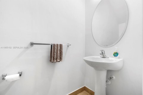 Adosado en venta en Davie, Florida, 3 dormitorios, 160.16 m2 № 2024018 - foto 5