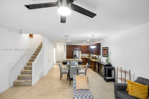 Adosado en venta en Davie, Florida, 3 dormitorios, 160.16 m2 № 2024018 - foto 13