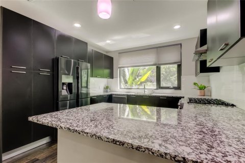 Touwnhouse à vendre à Tampa, Floride: 3 chambres, 172.33 m2 № 1916036 - photo 4