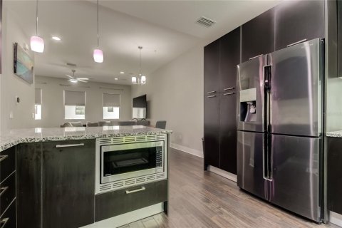 Touwnhouse à vendre à Tampa, Floride: 3 chambres, 172.33 m2 № 1916036 - photo 8