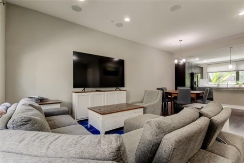 Touwnhouse à vendre à Tampa, Floride: 3 chambres, 172.33 m2 № 1916036 - photo 10