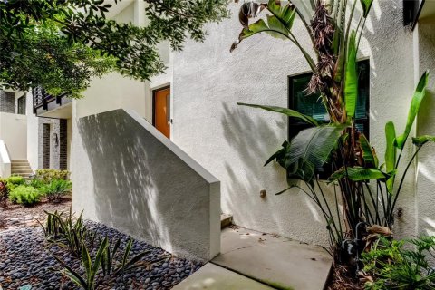 Touwnhouse à vendre à Tampa, Floride: 3 chambres, 172.33 m2 № 1916036 - photo 1
