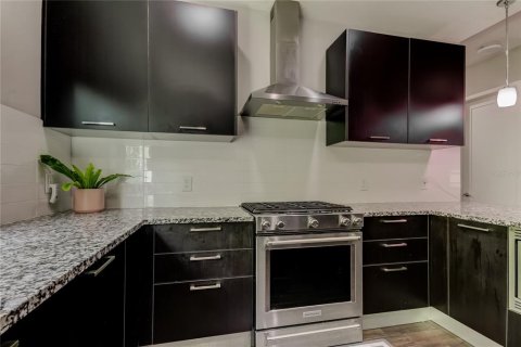 Touwnhouse à vendre à Tampa, Floride: 3 chambres, 172.33 m2 № 1916036 - photo 7