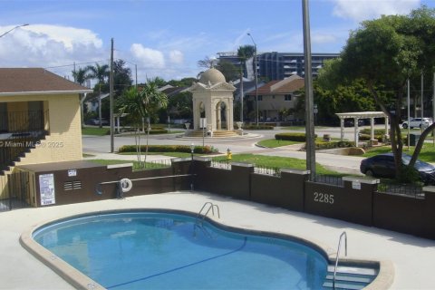 Купить коммерческую недвижимость в Норт-Майами-Бич, Флорида № 2035731 - фото 5