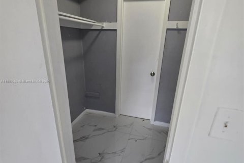 Купить коммерческую недвижимость в Норт-Майами-Бич, Флорида № 2035731 - фото 8