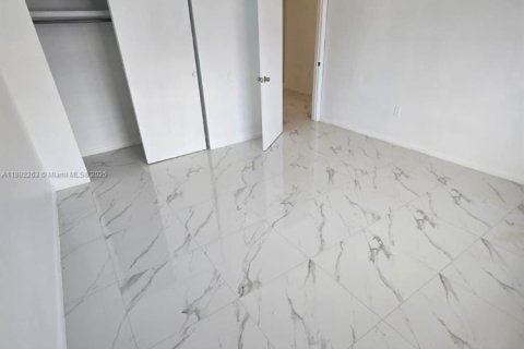 Купить коммерческую недвижимость в Норт-Майами-Бич, Флорида № 2035731 - фото 7