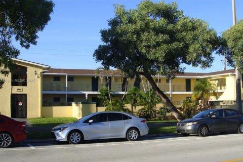Коммерческая недвижимость в Норт-Майами-Бич, Флорида № 2035731