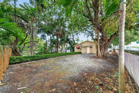 Villa ou maison à louer à North Miami, Floride: 2 chambres, 182.09 m2 № 2269965 - photo 12