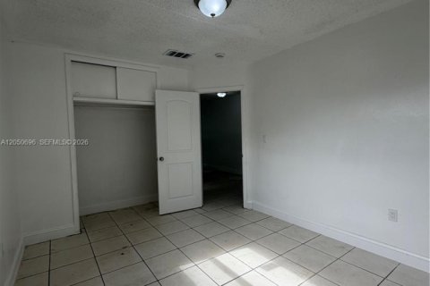 Villa ou maison à louer à North Miami, Floride: 2 chambres, 182.09 m2 № 2269965 - photo 8