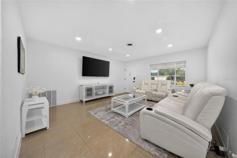 Casa en venta en Orlando, Florida, 3 dormitorios, 166.48 m2 № 2408743 - foto 5