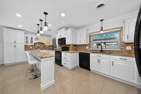 Casa en venta en Orlando, Florida, 3 dormitorios, 166.48 m2 № 2408743 - foto 9