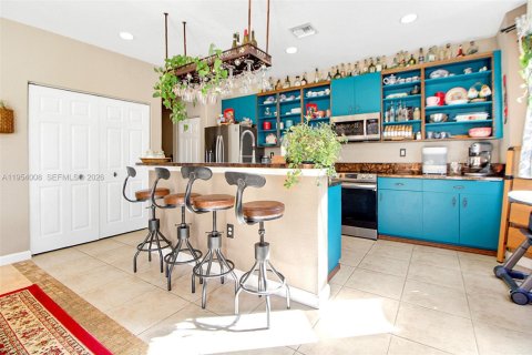 House in Homestead, Florida 4 bedrooms, 258.83 sq.m. № 2009080 - photo 8