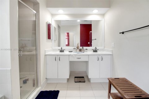 House in Homestead, Florida 4 bedrooms, 258.83 sq.m. № 2009080 - photo 17