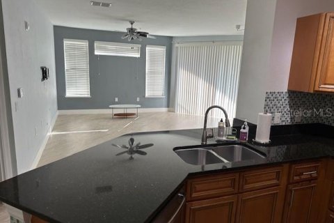 Condo in Orlando, Florida, 2 bedrooms  № 2208477 - photo 6