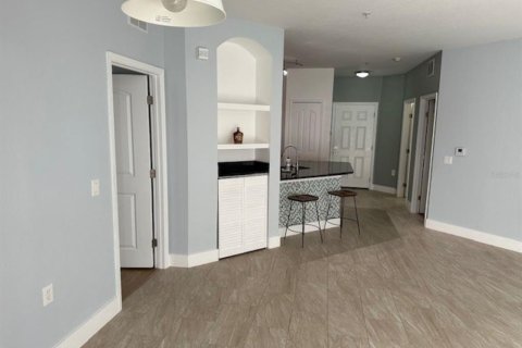 Condo in Orlando, Florida, 2 bedrooms  № 2208477 - photo 9
