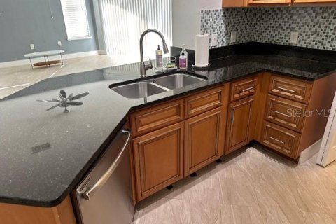 Condo in Orlando, Florida, 2 bedrooms  № 2208477 - photo 7