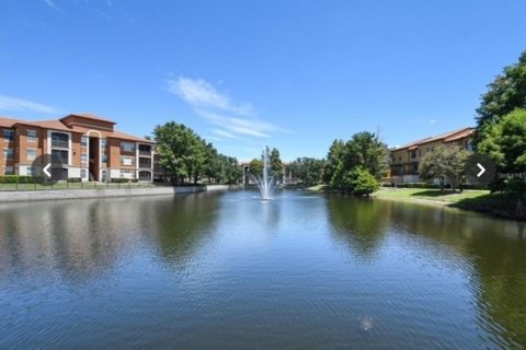 Condo in Orlando, Florida, 2 bedrooms  № 2208477 - photo 30