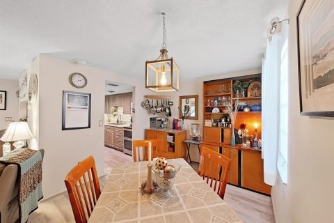 Condo in Oldsmar, Florida, 2 bedrooms  № 2379578 - photo 10
