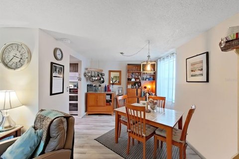 Condo in Oldsmar, Florida, 2 bedrooms  № 2379578 - photo 9
