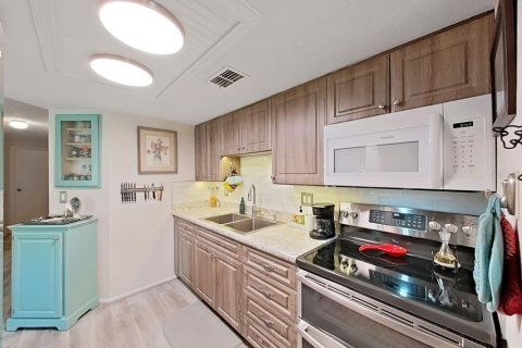 Condo in Oldsmar, Florida, 2 bedrooms  № 2379578 - photo 14