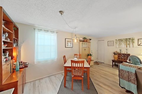 Condo in Oldsmar, Florida, 2 bedrooms  № 2379578 - photo 11