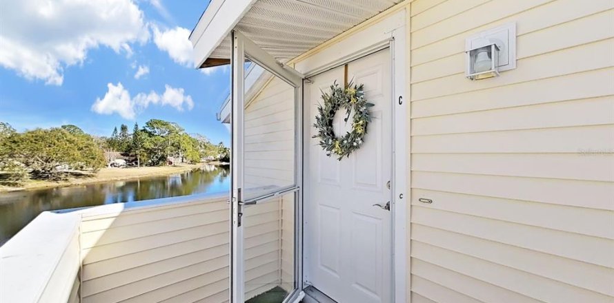 Condo in Oldsmar, Florida, 2 bedrooms  № 2379578