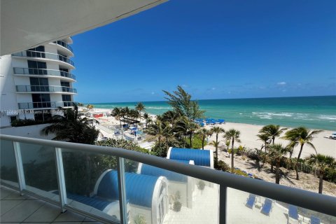 Condo in Sunny Isles Beach, Florida, 3 bedrooms  № 1741444 - photo 4