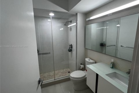Condo in Sunny Isles Beach, Florida, 3 bedrooms  № 1741444 - photo 24