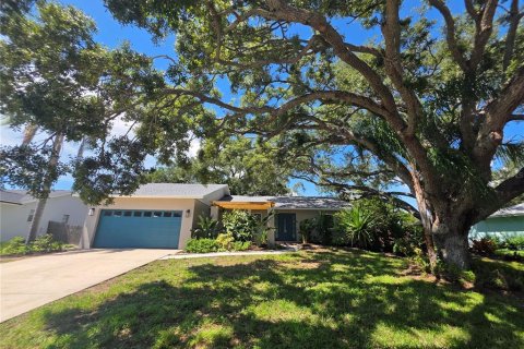 House in Bradenton, Florida 3 bedrooms, 132.29 sq.m. № 2295134