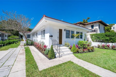 Commercial property in Coral Gables, Florida 202.81 sq.m. № 1957890 - photo 4