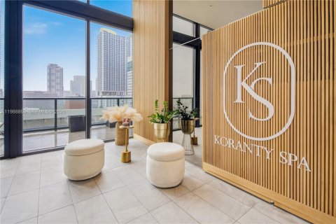 Купить коммерческую недвижимость в Майами, Флорида № 2051082 - фото 2