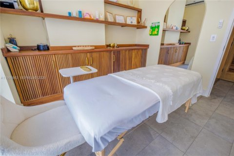 Купить коммерческую недвижимость в Майами, Флорида № 2051082 - фото 16