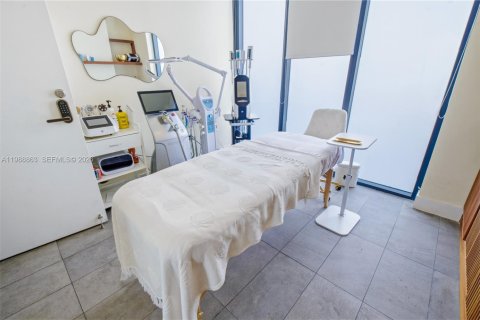 Купить коммерческую недвижимость в Майами, Флорида № 2051082 - фото 14