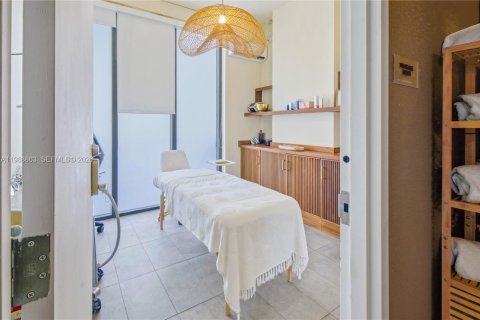 Купить коммерческую недвижимость в Майами, Флорида № 2051082 - фото 13