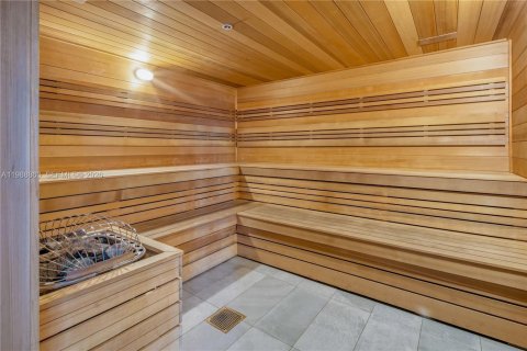 Купить коммерческую недвижимость в Майами, Флорида № 2051082 - фото 8