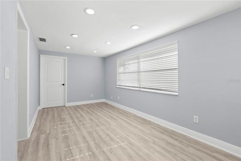Villa ou maison à vendre à Tampa, Floride: 2 chambres, 103.68 m2 № 2324925 - photo 22
