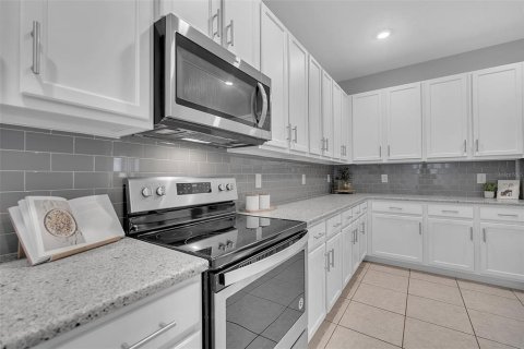 House in Palmetto, Florida 4 bedrooms, 186.18 sq.m. № 2308844 - photo 18