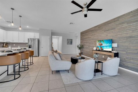House in Palmetto, Florida 4 bedrooms, 186.18 sq.m. № 2308844 - photo 7