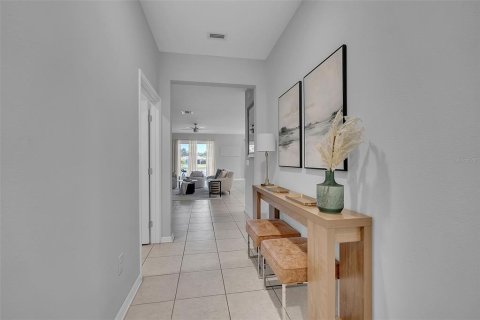 House in Palmetto, Florida 4 bedrooms, 186.18 sq.m. № 2308844 - photo 3