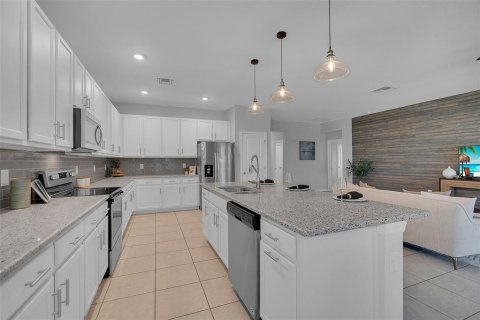 House in Palmetto, Florida 4 bedrooms, 186.18 sq.m. № 2308844 - photo 13