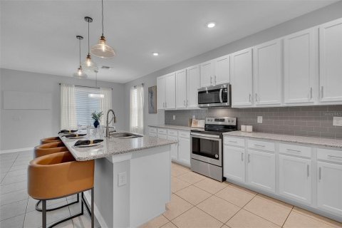 House in Palmetto, Florida 4 bedrooms, 186.18 sq.m. № 2308844 - photo 15