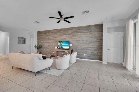 House in Palmetto, Florida 4 bedrooms, 186.18 sq.m. № 2308844 - photo 9