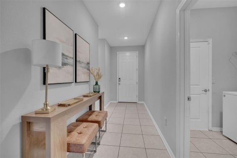 House in Palmetto, Florida 4 bedrooms, 186.18 sq.m. № 2308844 - photo 4