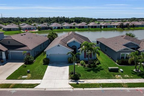 House in Palmetto, Florida 4 bedrooms, 186.18 sq.m. № 2308844