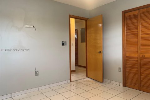 Casa en alquiler en Miami, Florida, 2 dormitorios, 92.9 m2 № 1997863 - foto 8
