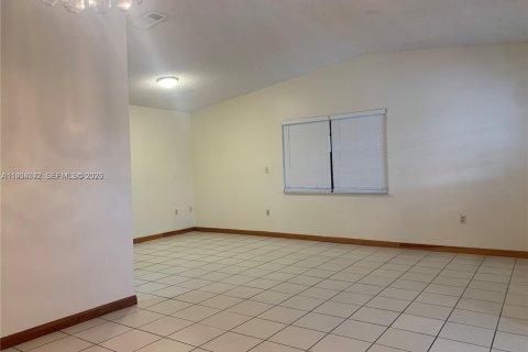 Casa en alquiler en Miami, Florida, 2 dormitorios, 92.9 m2 № 1997863 - foto 4