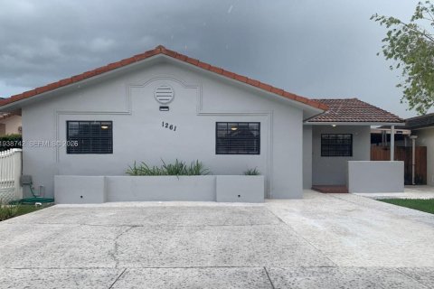 Casa en Miami, Florida 2 dormitorios, 92.9 m2 № 1997863